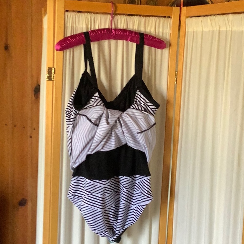 Bathing Suit - Picture 3 of 6